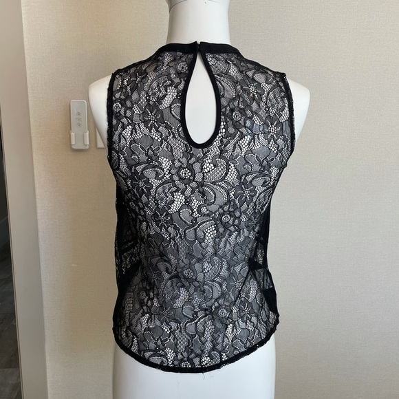BCBGeneration Black Back Lace Sleeveless Top - Picture 4 of 7